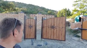 Забор из кирпича распашные ворота и калитка в Курбацком готовы