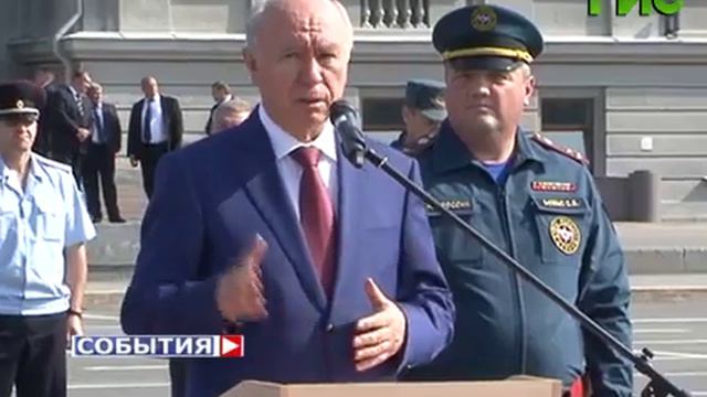Пожарным вручили ключи от новых спецмашин смотреть онлайн