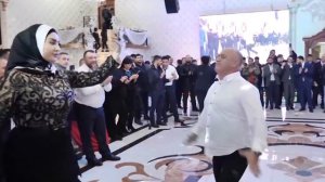 ЧЕЧЕНКА ТАНЦУЕТ ЛЕЗГИНКУ НА СВАДЬБЕ 2022