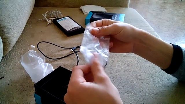 Unboxing телефона Vertex Impress U Spase Gray