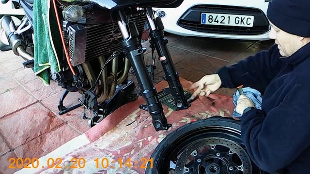 CAMBIO ACEITE DE HORQUILLA EN SUZUKI GSF1250SA BANDIT K7. PARTE 3 смотреть онлайн