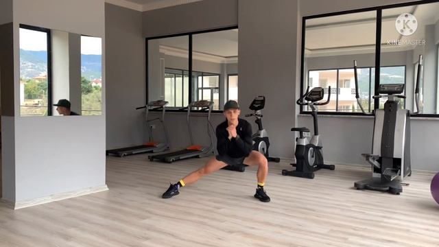 Cossack squat/Казачий присед смотреть онлайн