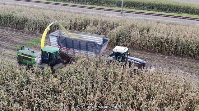 Mais Silage In The Mud | Massey Ferguson + John Deere | Modderen | Vlastuin & Ploeg