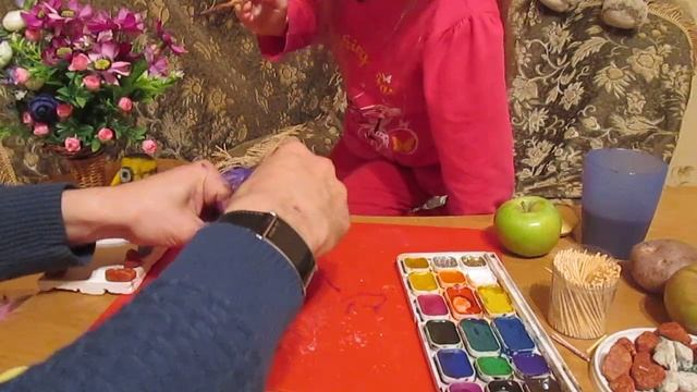 Сабина , часть 4 вырезаем из картошки миньонов, леденец для миньона , Интересное видео , смотреть онлайн