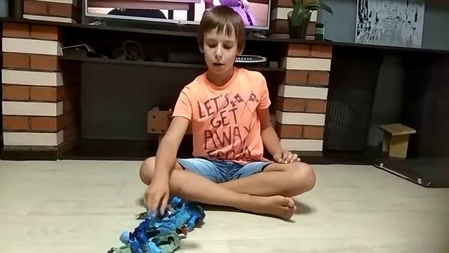 Я и Лео против 🤖 роботов смотреть онлайн