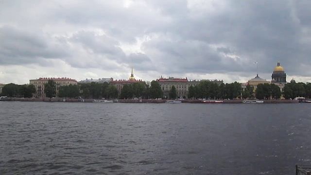 Питер. Университетская набережная, Кунсткамера, мост, противоположный берег Невы смотреть онлайн