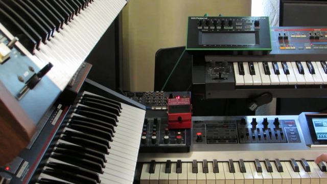 "Walking down the street" with Roland Juno 60, 106, SH-201, Fantom G8, Boss RC-3 смотреть онлайн