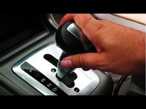 ДЛЯ ЧЕГО ОПЫТНЫЕ АВТОМОБИЛИСТЫ ПРОМЫВАЮТ АВТОМАТИЧЕСКУЮ КОРОБКУ АКПП