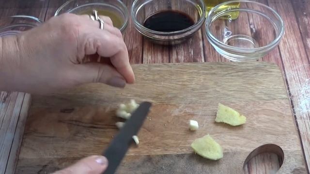 Жареная курица с сельдереем. Stir fried Chicken with celery. смотреть онлайн