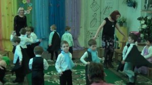 утренник.младшая группа.танец Птичек и Ручейка