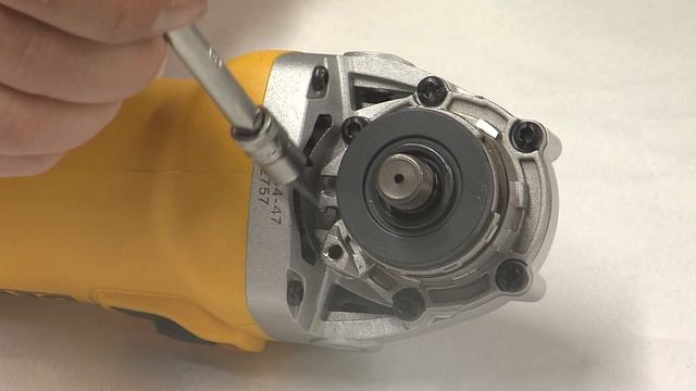 Preparing grinders for shroud installation смотреть онлайн