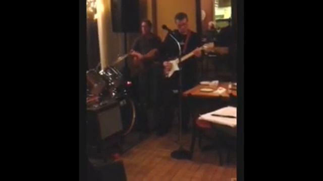 Jammin' using a 2000 Fender Affinity Squier Strat w/ CM Daugherty pups смотреть онлайн