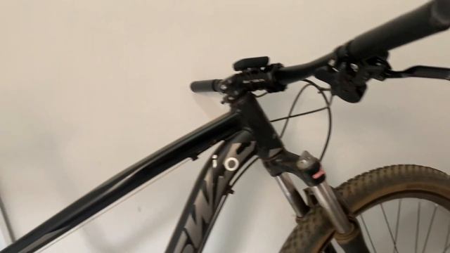 Pneus Phantom Wet Tubeless + Selim Selle Itália SL смотреть онлайн