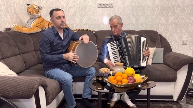 Багдик Шашикян « Չհավատացի » поёт Вачаган Икиликян смотреть онлайн