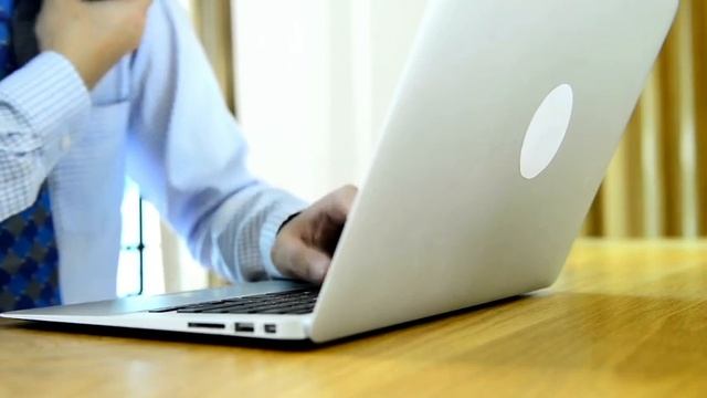 Opinión: Macbook Pro 2010, ¿Vale la pena en 2020? смотреть онлайн