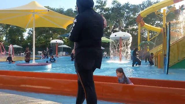WATER PARK (JP) NEGARA BRUNEI DARUSSALAM смотреть онлайн