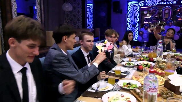 Выпускной 4 школа (клип Ершов 2023) смотреть онлайн