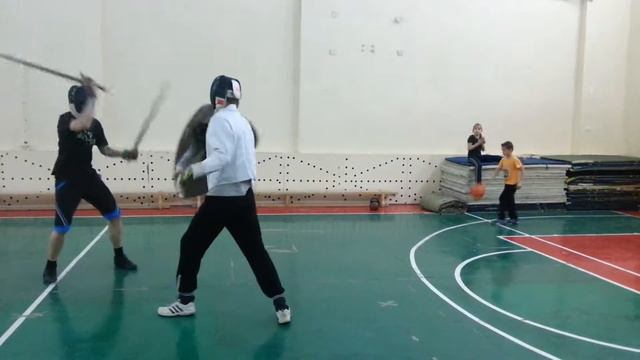 Два меча против щита смотреть онлайн