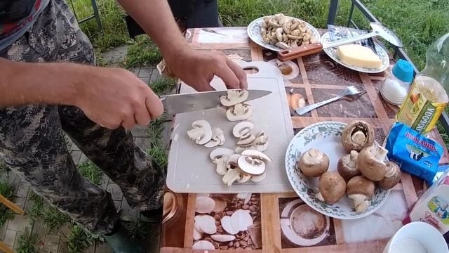 Жульен с курицей и грибами. Рецепт на сковороде. смотреть онлайн