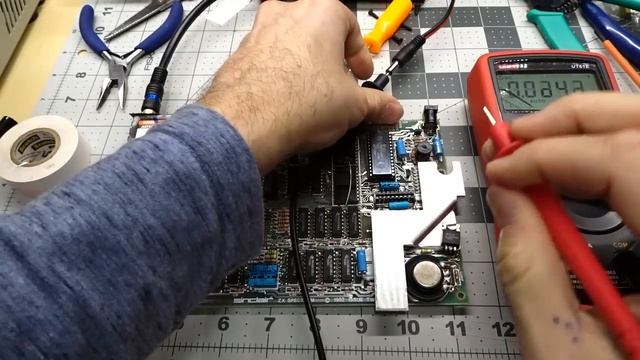 ZX Spectrum Part 1 - It's a very sick machine (and a BBC Micro update) смотреть онлайн