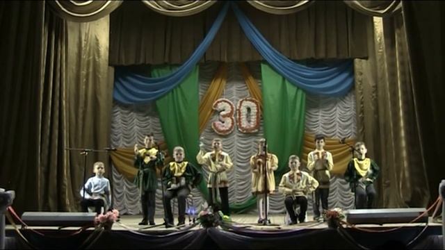 Ансамбль народных инструментов "Александровские ложкари" исполняют "Попурри" смотреть онлайн