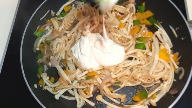 Enoki Mushroom Carbonara (Low Carb) смотреть онлайн