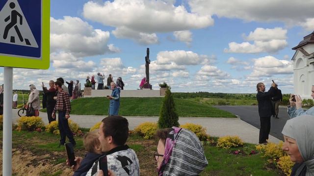 600 лет явлению Креста. Крестный ход входит в Монастырь. смотреть онлайн