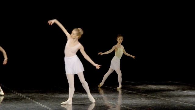 Shostakovich. Fuga e-moll (сlip) смотреть онлайн