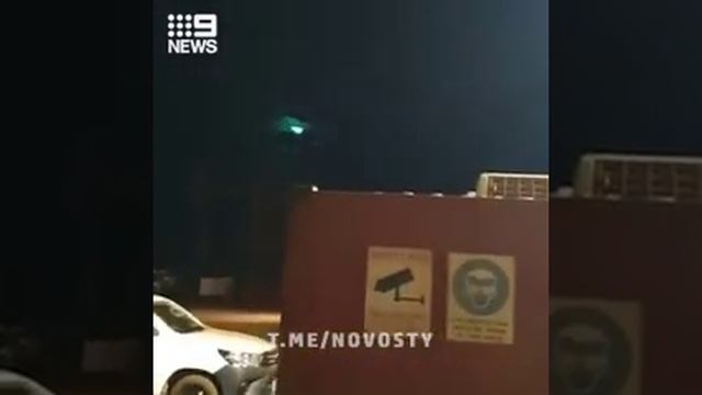 В небе над Австралией зафиксировали яркую зеленую вспышку. Некоторые считают, это мог быть потенциа смотреть онлайн