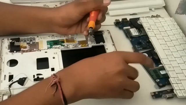 Disassembly Samsung N150 Laptop