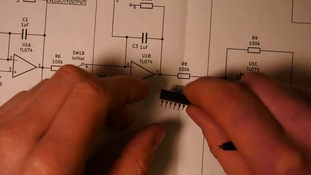 Bouncing Balls With DIY Electric Analog Circuits.. смотреть онлайн