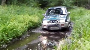 Ниссан Мистраль на бездорожье