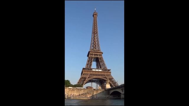 Vue de la tour Eiffel смотреть онлайн