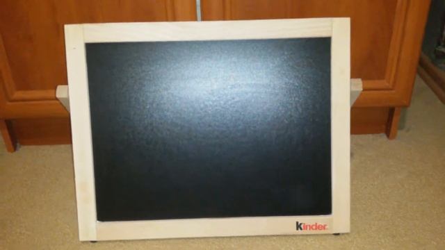 Акція Kinder.Настольная доска-мольберт от Kinder смотреть онлайн