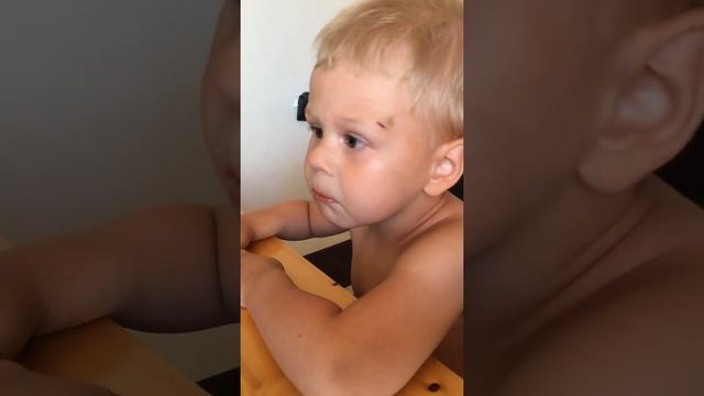 Сентиментальный ребёнок. Когда увидел, что мама пришла спасать малыша.