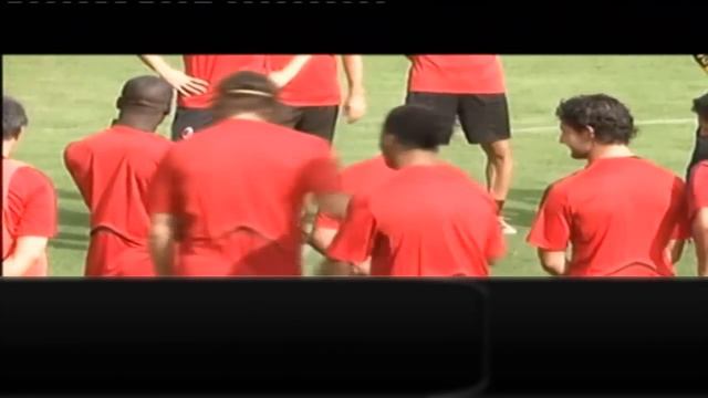 Zlatan Ibrahimovic Kicks Teammate Rodney Strasser [HD]