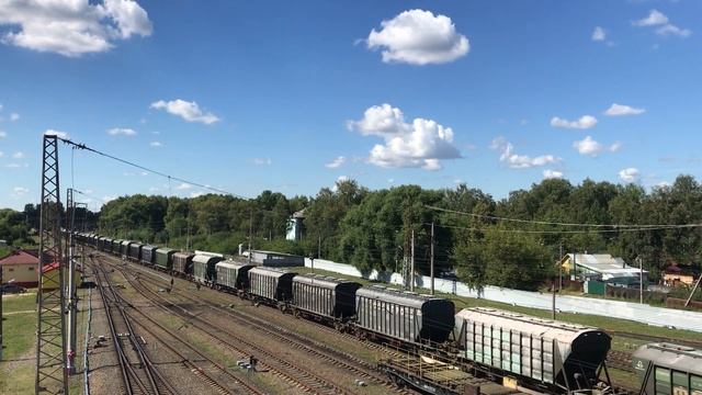 Электровозы ВЛ10У-659 с хопперами и ЭП2К с поездом Воркута – Москва смотреть онлайн