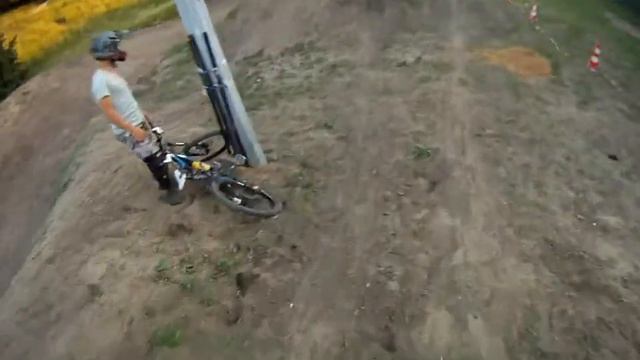 michiel als een debiel, op de oma fiets смотреть онлайн