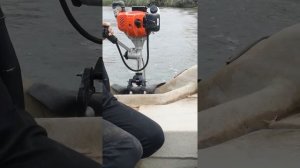 Испытание лодочного мотора на базе триммера ,типа Carvera