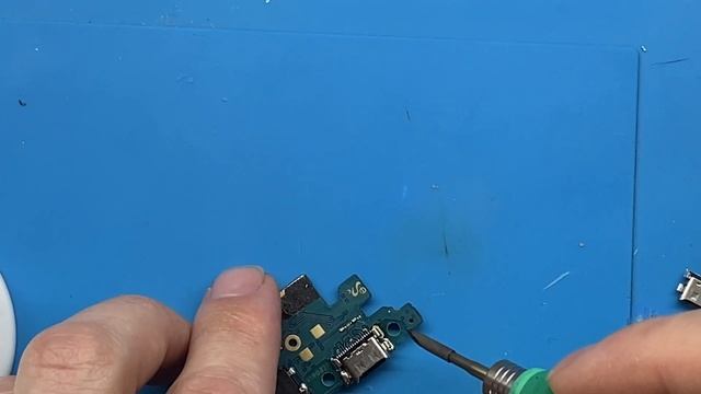 Samsung A415f не заряжается! Замена разъема type-c и коннектора шлейфа,подробное описание! смотреть онлайн