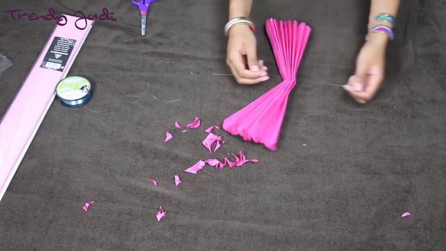 DIY Pompoms - DECO CHIC, FACILE & PAS CHER !! Mariage, baptême, anniversaire, noël,... смотреть онлайн