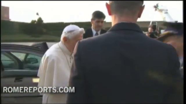 BRO: DEPARTURE FROM VATICAN AND ARRIVAL AT CASTEL GANDOLFO OF POPE BENEDICT XVl. 28 Feb.'13 смотреть онлайн