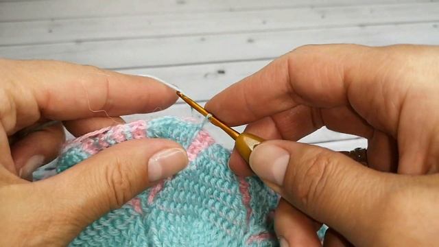 Берет двухцветный крючком?Crochet Beret?Часть 2 (13 - 18 ряд)