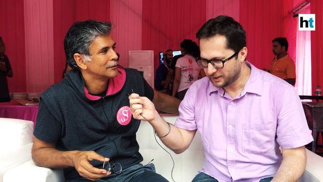 Milind Soman on running barefoot, eating insects and mid-life crisis смотреть онлайн