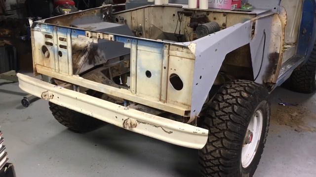 Early Bronco Restoration l Fender Flare RIVET REMOVAL смотреть онлайн