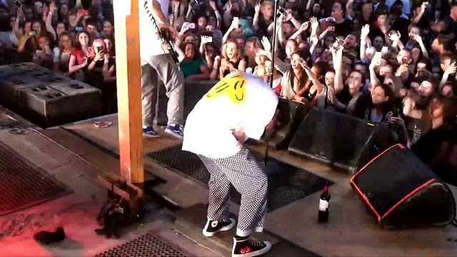 ПОШЛАЯ МОЛЛИ - БУДУ ТВОИМ ПЁСИКОМ [ LIVE ] смотреть онлайн