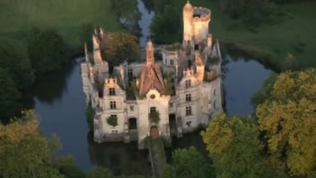 Le château de la Motte-Chandenier aux Trois Moutiers смотреть онлайн