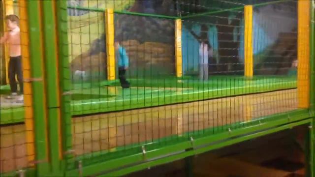 Дети на батуте. Донецк. "Фунтура" смотреть онлайн