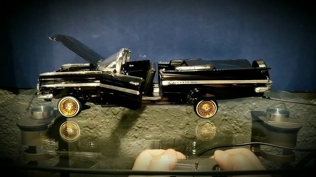 1959 Chevy Impala 1:18 Diecast Lowrider W/hydraulics