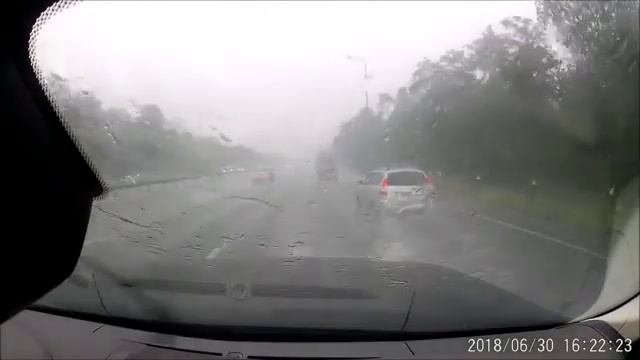 Ливень в Киеве смотреть онлайн